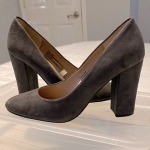 Women’s Heels size 7 gray
